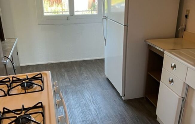 1 bed, 1 bath, 800 sqft, $1,350, Unit 203 Garden