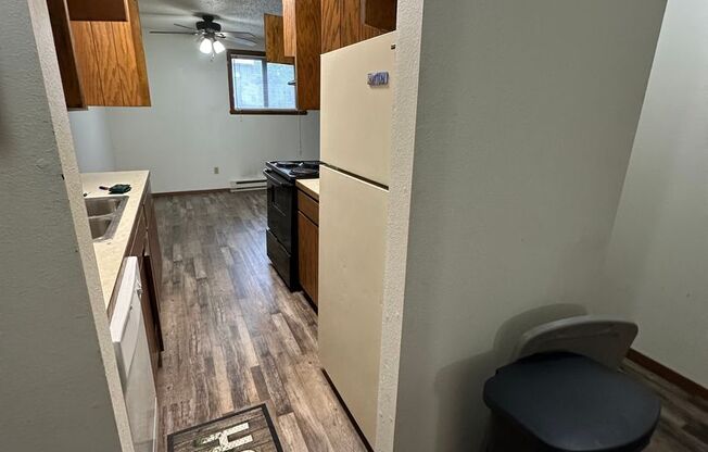 Car-ly II Apartments