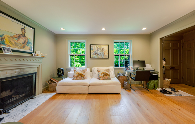 4612 SEDGWICK ST NW
