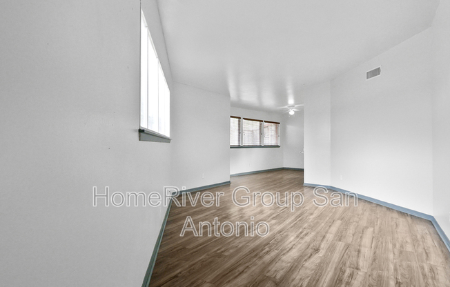 103 E SKYVIEW