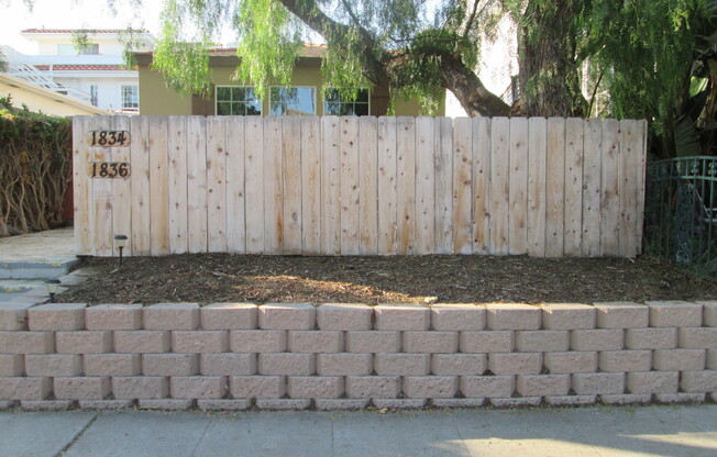 1834-36 Chalcedony St.