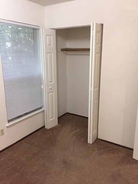 2 beds, 1 bath, 700 sqft, $1,595, Unit 6