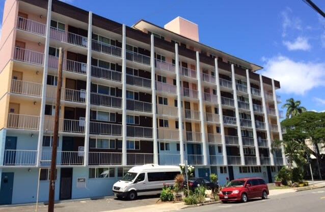 Punahou Heights exterior building