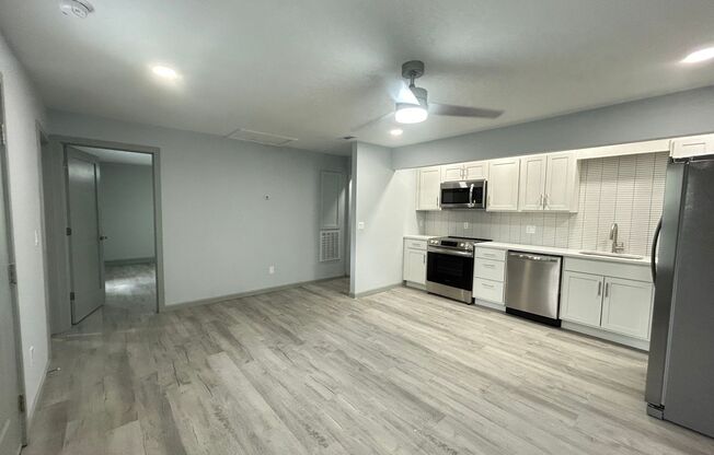 2 beds, 2 baths, $1,095, Unit Unit 3