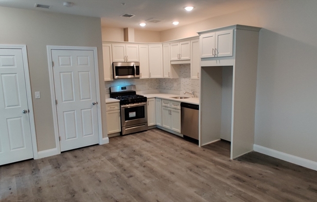 1 bed, 1 bath, 650 sqft, $2,150, Unit 302