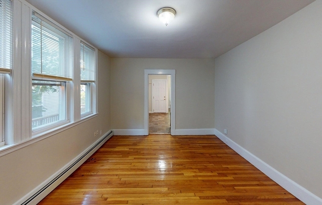 122 Gladstone St.