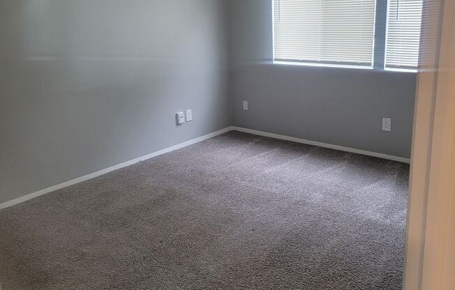 2 beds, 1 bath, 864 sqft, $895, Unit 803