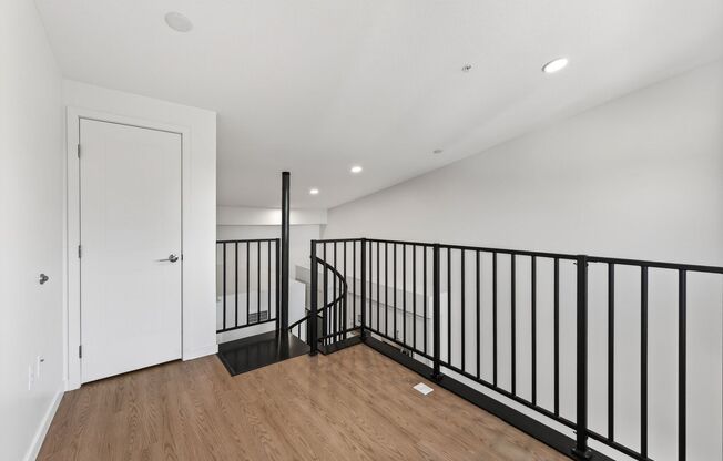 1 bed, 1 bath, 568 sqft, $1,565, Unit 407