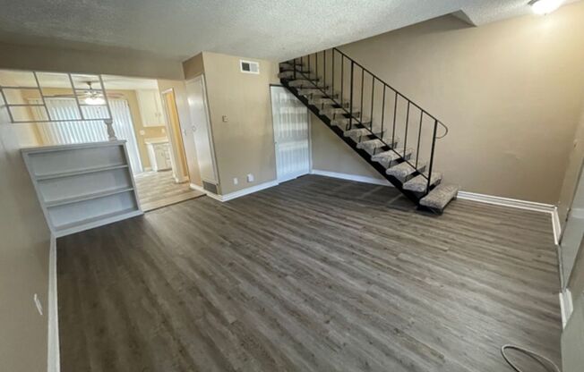 Silverwood Apartments (587)