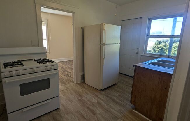 1 bed, 1 bath, $810, Unit 7804 - Unit 4