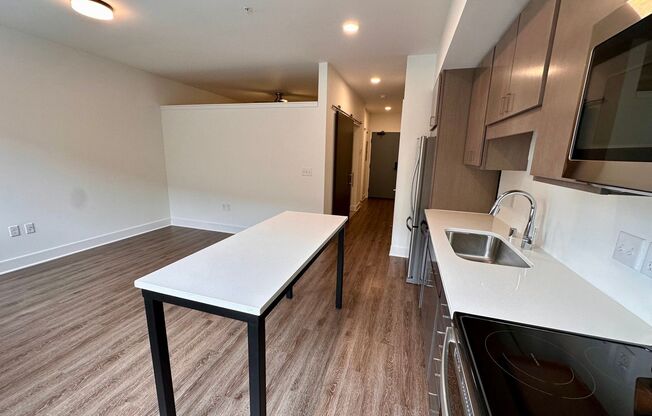 1 bed, 1 bath, 544 sqft, $1,340, Unit 305