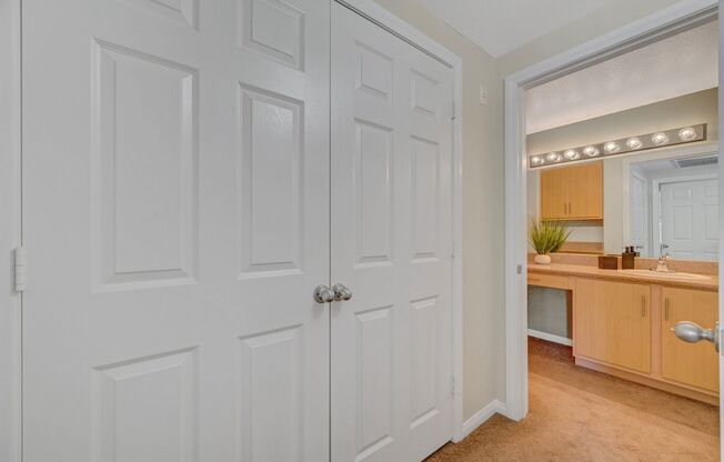 1 bed, 1 bath, $1,200, Unit # 1169