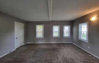 1 Bedroom home with garage!