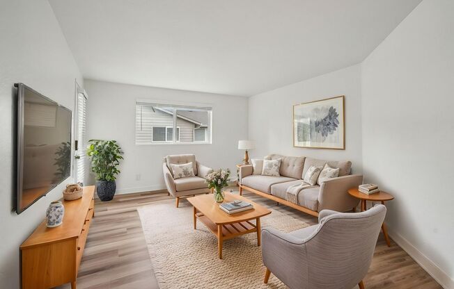 3 beds, 2 baths, 1,261 sqft, $2,249, Unit I-48