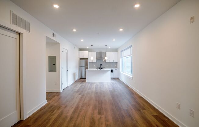 2 beds, 2 baths, 895 sqft, $1,875, Unit 201
