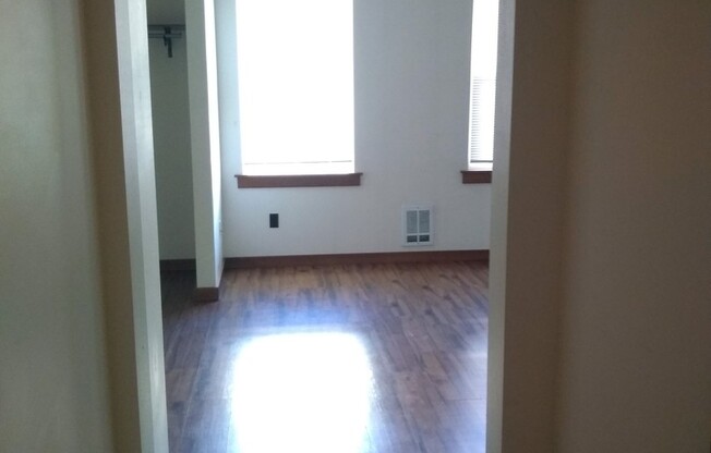 Studio, 1 bath, 359 sqft, $1,325, Unit 301