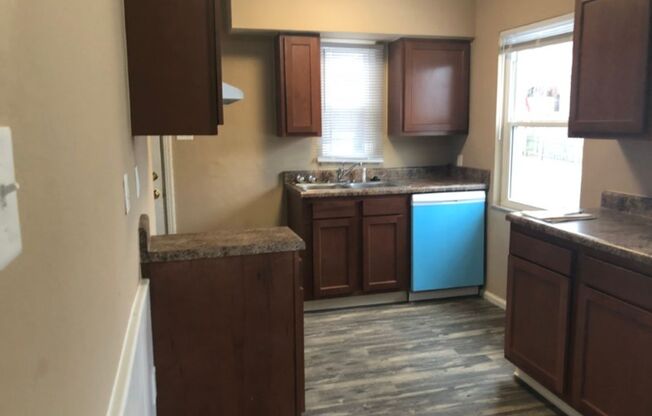 3 beds, 1 bath, $1,075