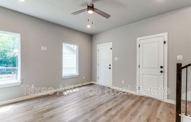 5118 LOCKE AVE