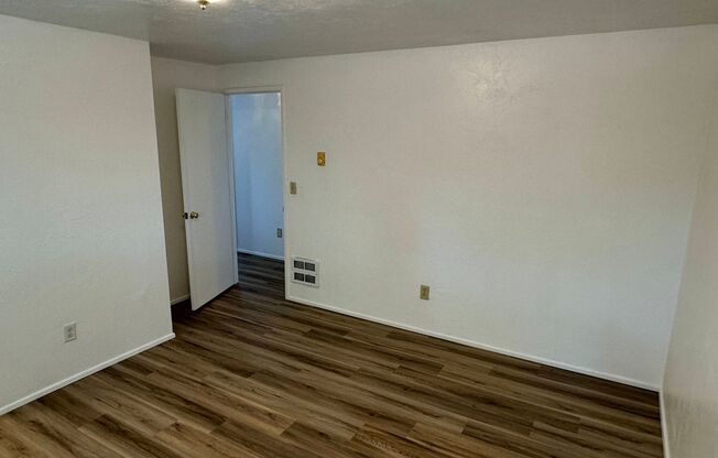 3 beds, 2 baths, $1,895, Unit 1744 W 22nd Ave