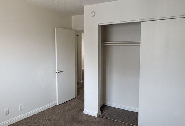 2 beds, 1 bath, $900, Unit D