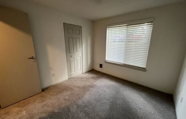 3 beds, 1 bath, $2,400