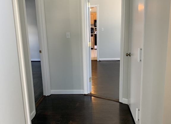 16 CHARLES ST AVE