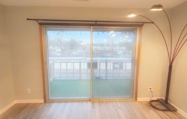 Spacious 2 Bedroom Condo for Rent in Urbandale