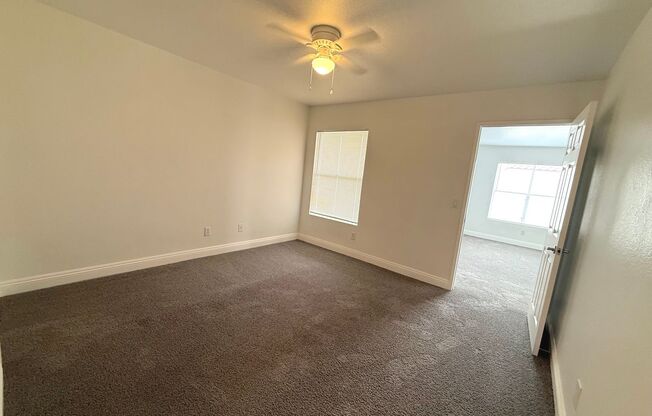 2 beds, 2 baths, $1,050, Unit UNIT 2039