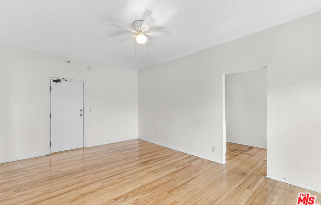 Studio, 1 bath, 575 sqft, $1,754, Unit 210