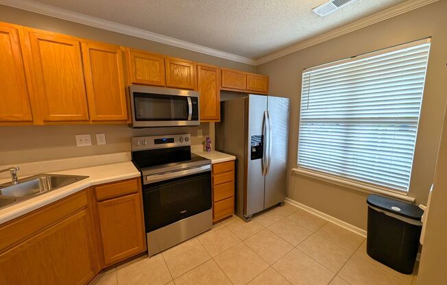Charming, townhome located in the Bennington Place Community in Charlotte!