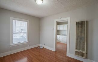 1 bed, 1 bath, 600 sqft, $615, Unit 1532 E 7th Street