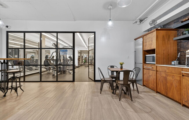 1 bed, 1 bath, 660 sqft, $5,200, Unit 15C