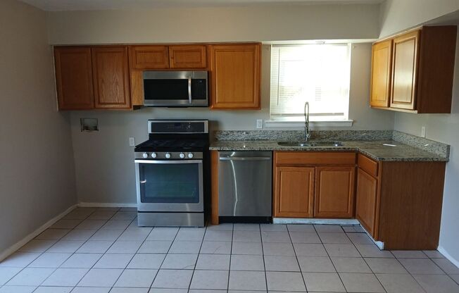 3 beds, 1 bath, $1,500