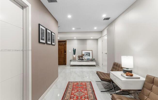 221 NE 44 ST