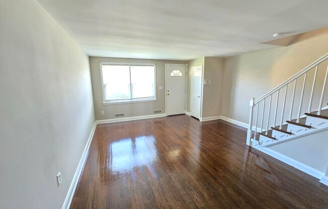 Beautiful 3 Bedroom 1 Bathroom East Baltimore Town Home