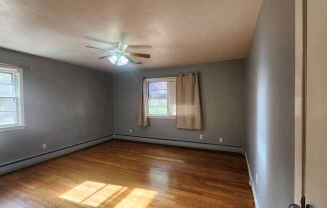 2 beds, 1 bath, $2,100