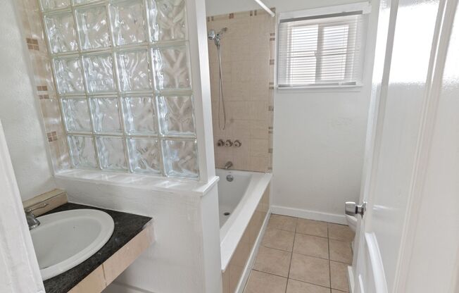 Great 4 Bedroom 2 Bath House