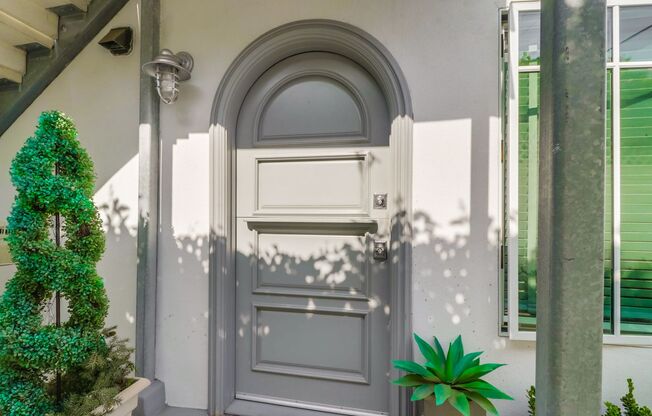 2 beds, 1 bath, $4,900, Unit UNIT B