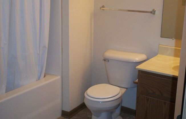 2 beds, 1.5 baths, 950 sqft, $1,094, Unit 3344 - 113