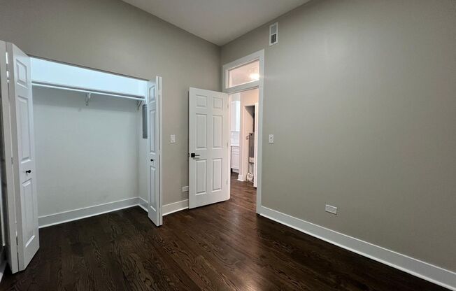 3501 W Armitage