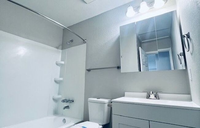 2 beds, 1 bath, 675 sqft, $1,399, Unit 30