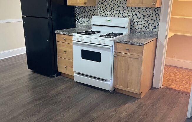 98-100 Mountford St.
