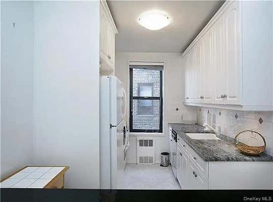 8035 SPRINGFIELD BLVD