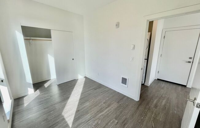 1 bed, 1 bath, 414 sqft, $1,375, Unit 207