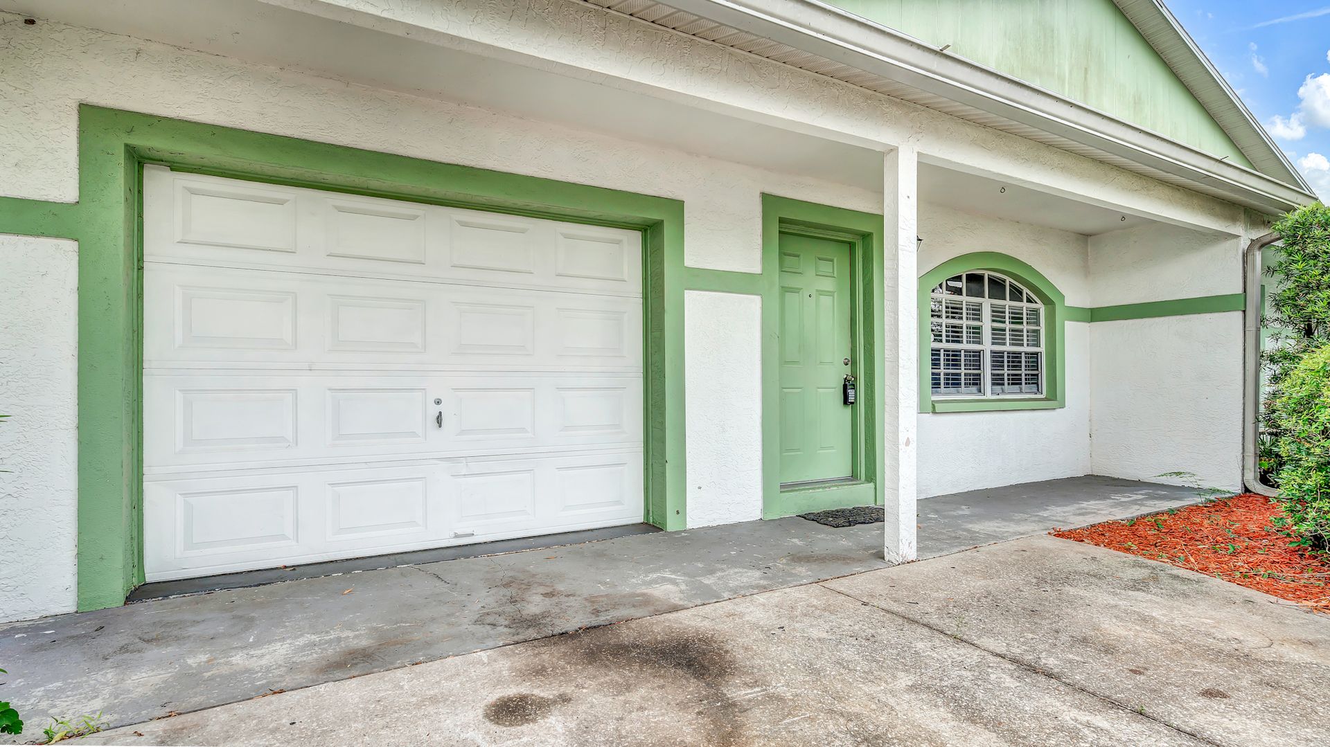 Beautifully renovated 3 bedroom 2 bath home in Tampa