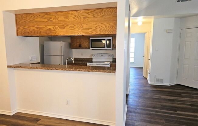 508 E Denton Dr