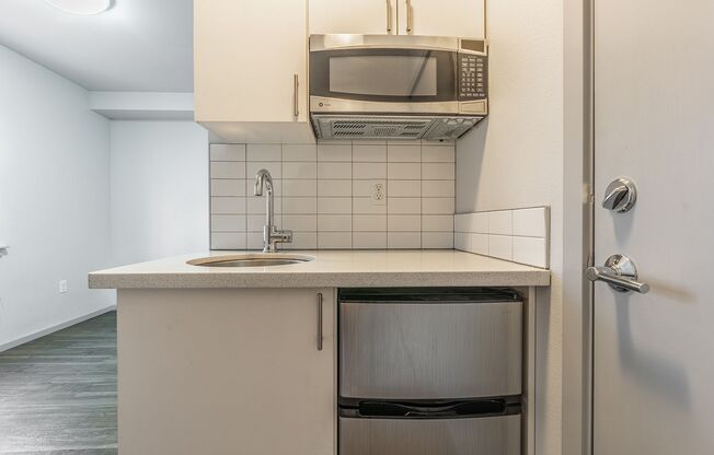 Studio, 1 bath, 245 sqft, $845, Unit F103