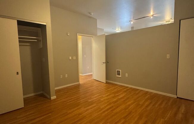 Hawthorne @ Ladd's - 1 & 2 Bedroom Apartment Homes