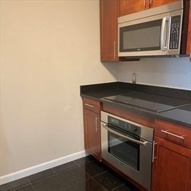 1 bed, 1 bath, 663 sqft, $3,250, Unit 827