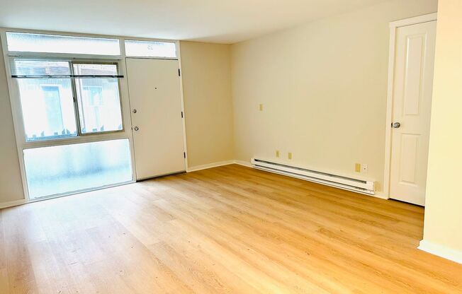 1 bed, 1 bath, 600 sqft, $1,595, Unit 25